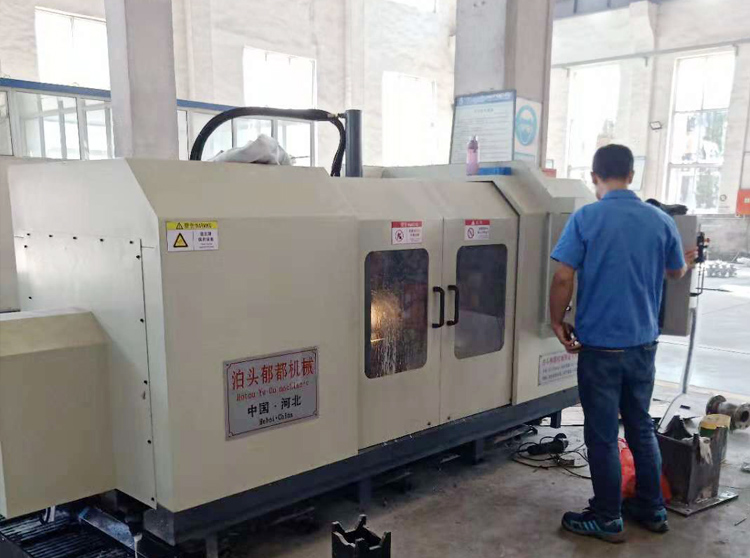 閥門(mén)_機(jī)床蝶閥對(duì)頭鏜_機(jī)床